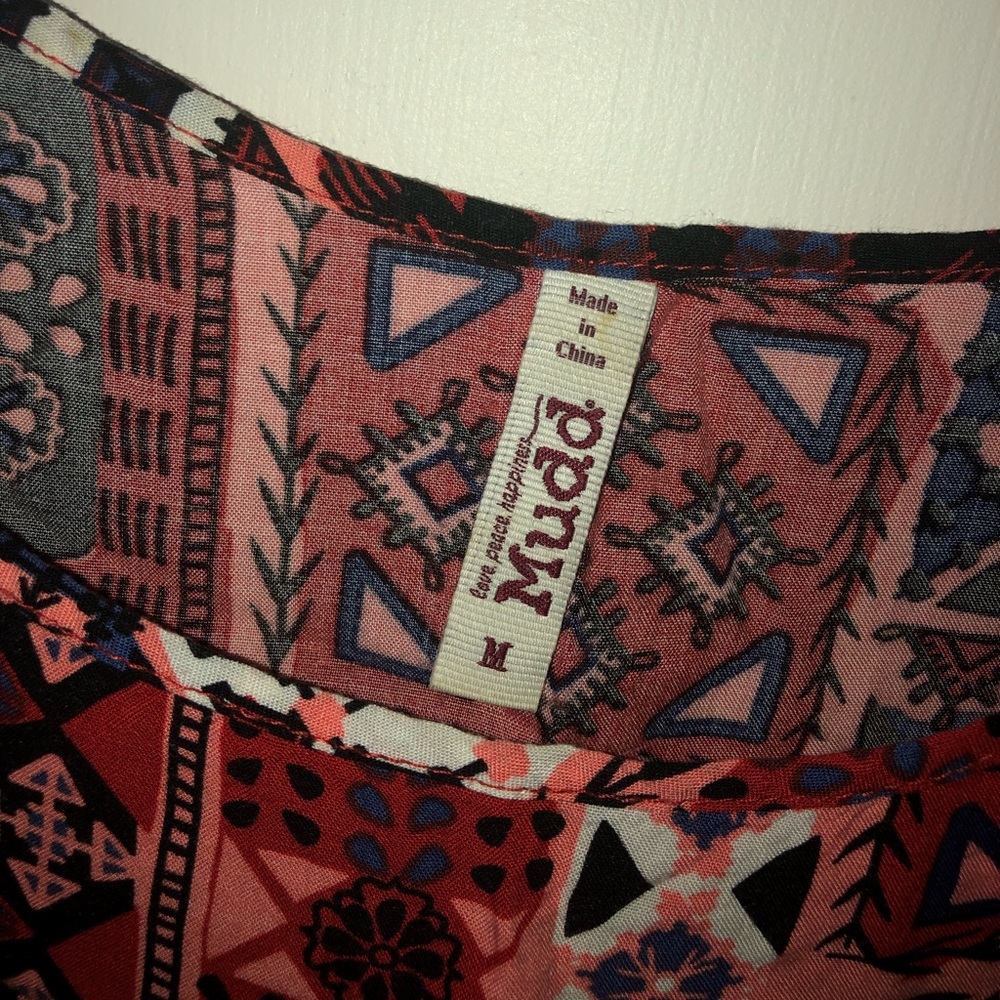 Square Pattern Tank Top - Picture 3 of 4